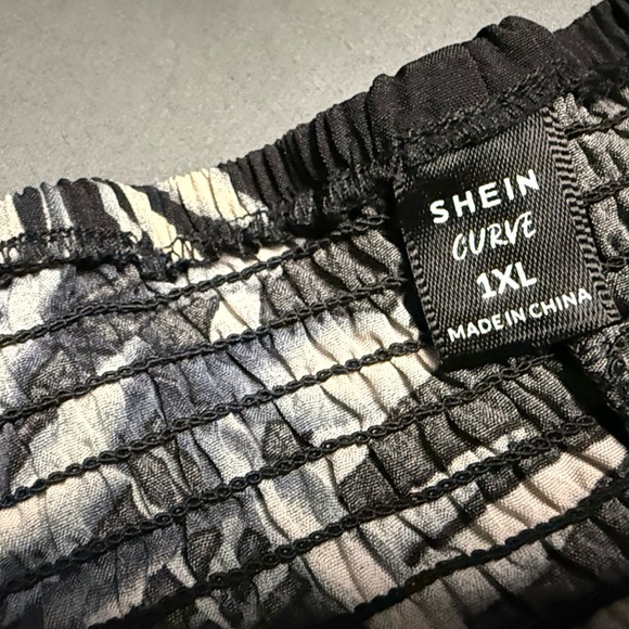 SHEIN Black Tropical Print High Waist Shorts - Picture 6 of 7